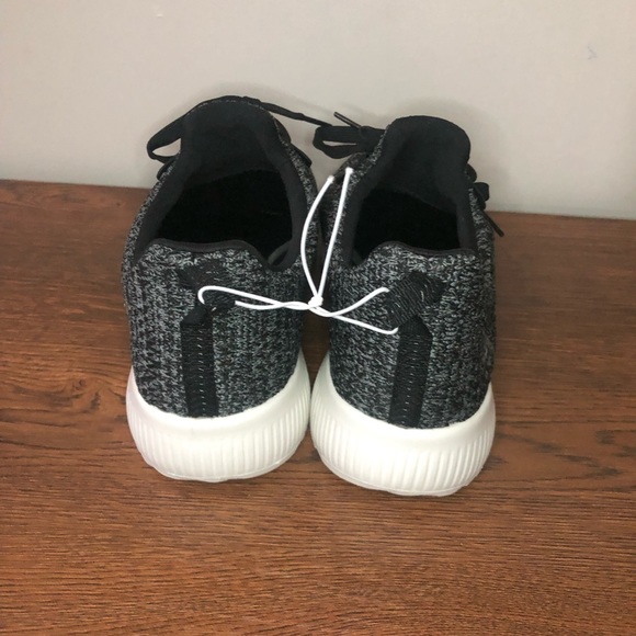 Brand new size 8 wide fit sketchers sneakers with memory foam - Picture 3 of 6